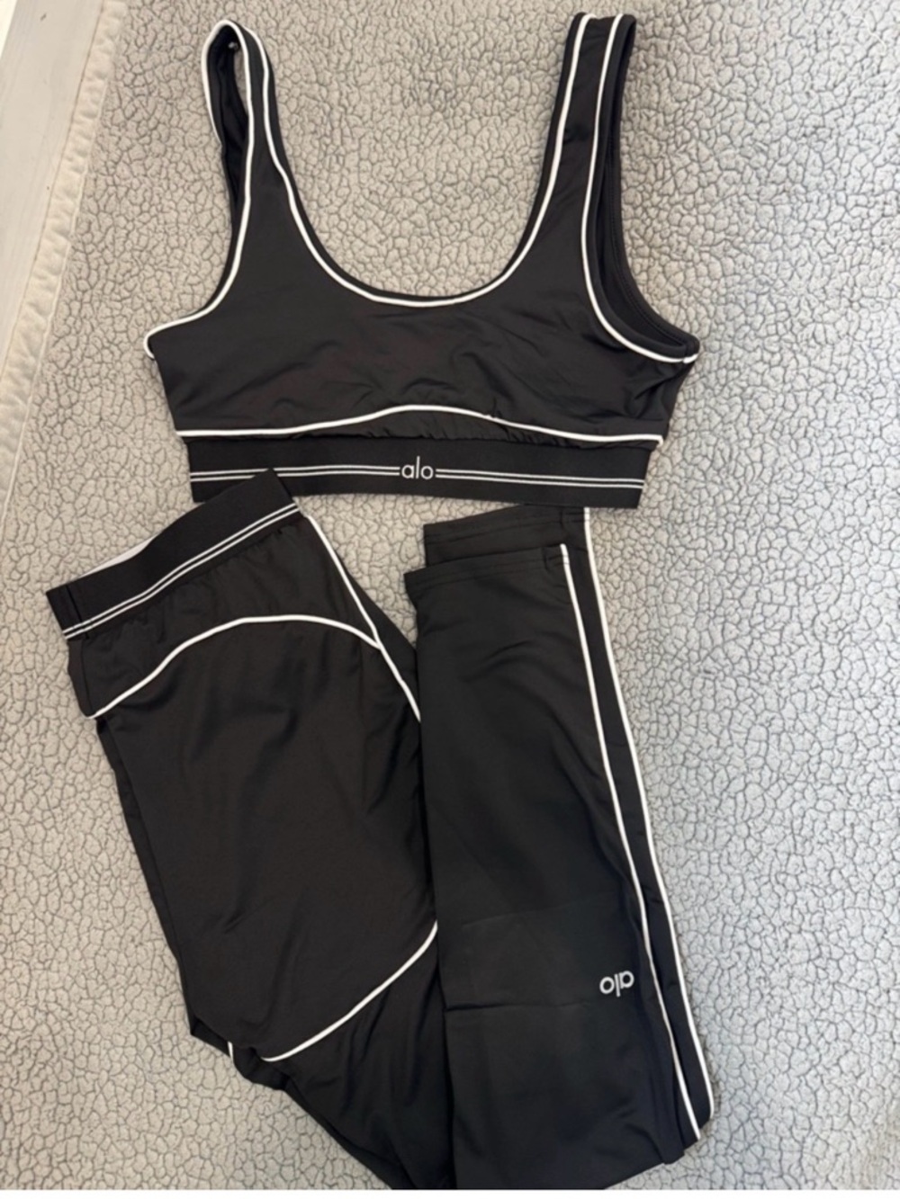 ALO Yoga Black Athletic Set with White Piping